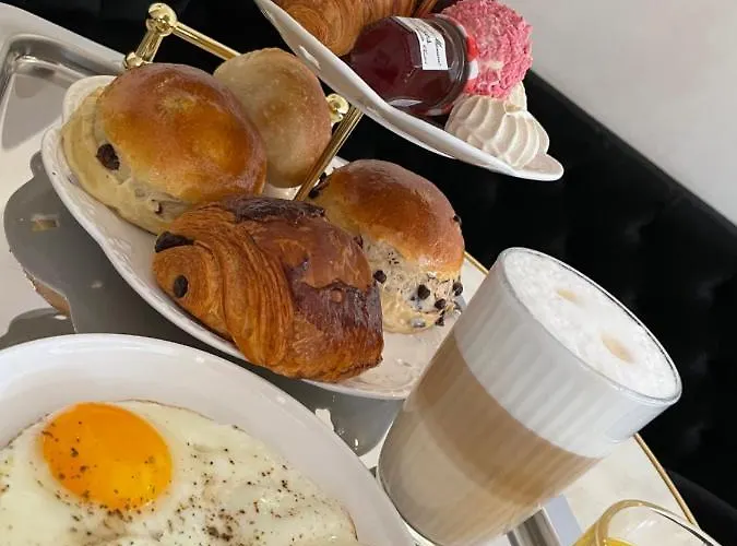 לינה וארוחת בוקר Merveilleux